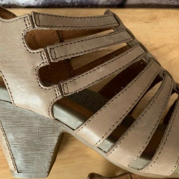 Rockport Tan Heels Size 8 - Picture 6 of 10